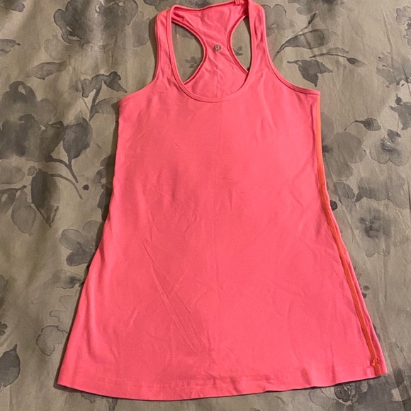 Lululemon Women’s tank top - size 4 - Picture 2 of 3